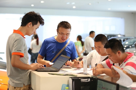 成交攀高 汽車街 成都新元素成功合作拍賣近50輛