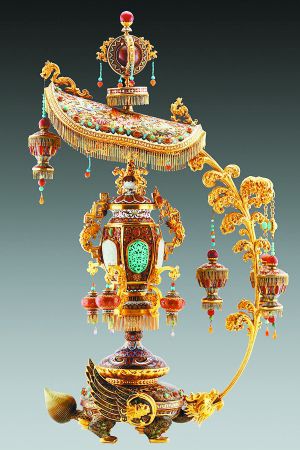 張同祿作品《華冠萬(wàn)年燈》